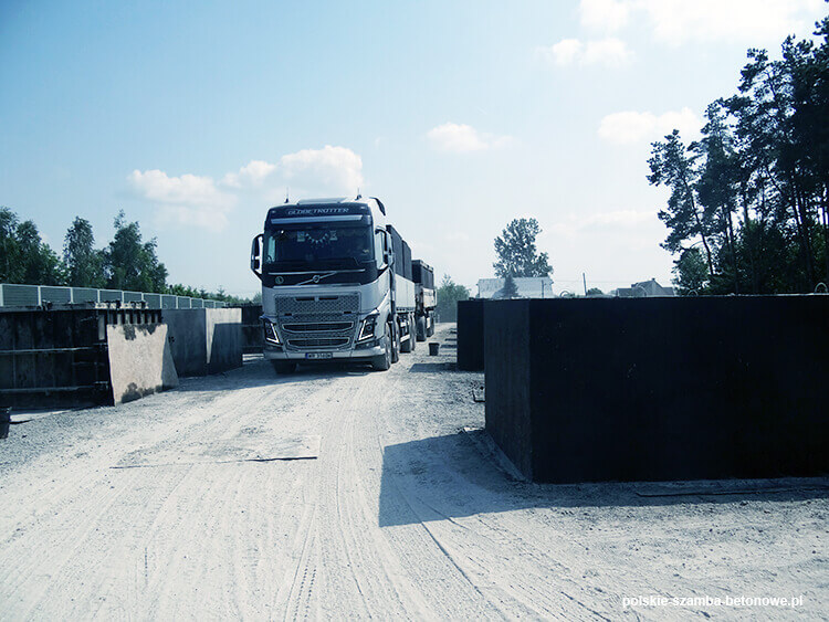 Transport szamb betonowych  w Niemodlinie